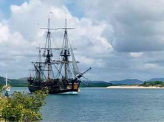 Endeavour_replica_in_Cooktown_harbour